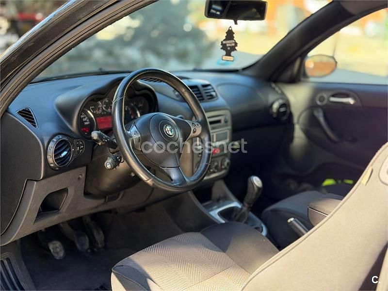 Usado Alfa Romeo 147 105 CV (77 kW) 2007 Negro Utilitario