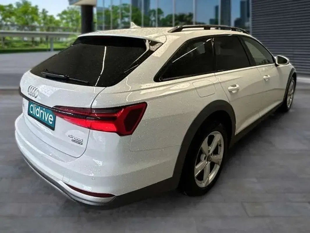 Usado Audi A6 Allroad Ambiente 204 CV (150 kW) 2022 Blanco Familiar