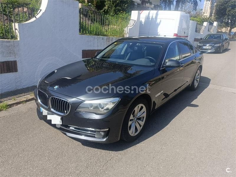 Gris / plata Usado 2014 BMW 730 Berlina | 15.900 € (Super precio) - Imagen 1/4
