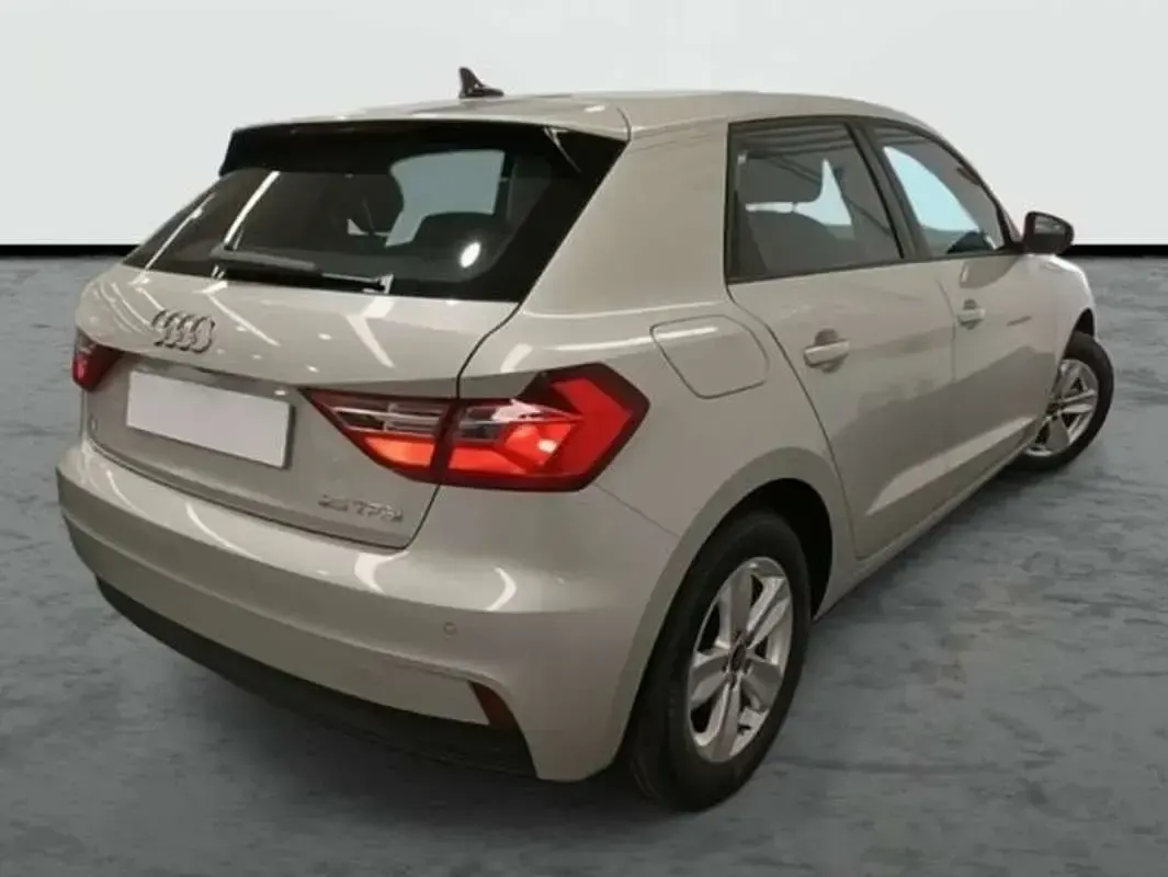 Usado Audi A1 Sportback 95 CV (69 kW) 2026 Plateado Utilitario