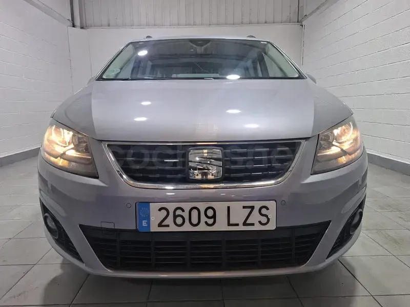 Usado Seat Alhambra Style 150 CV (110 kW) 2022 Gris / plata Monovolumen