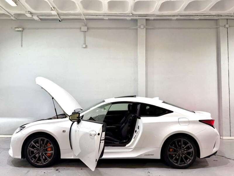 Usado Lexus RC300h Sport Line 223 CV (164 kW) 2019 Blanco Coupe