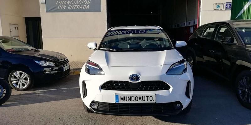 Blanco Usado 2023 Toyota Yaris Cross Connect Style SUV | 21.990 € (Precio justo) - Imagen 1/4