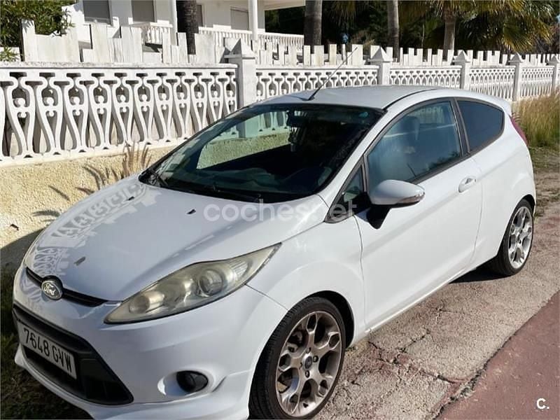 Usado Ford Fiesta Sport 120 CV (88 kW) 2010 Blanco Utilitario