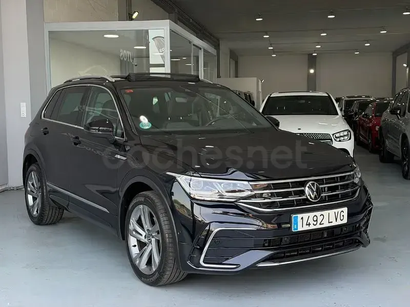 Usado VW Tiguan R-line 150 CV (110 kW) 2022 Negro SUV
