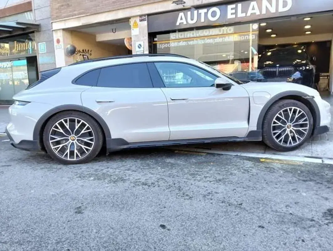 Usado Porsche Taycan Cross Turismo 350 kW (476 CV) 2022 Gris Berlina