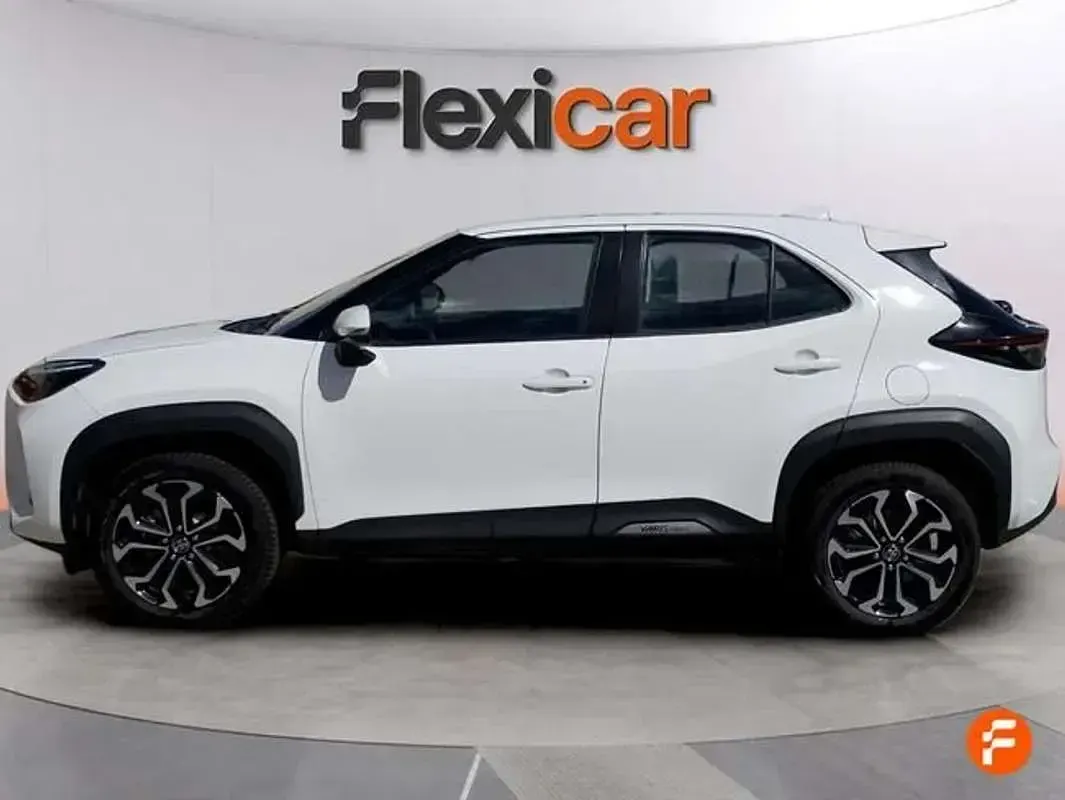 Używany Toyota Yaris Cross Active 116 KM (85 kW) 2022 Biały SUV