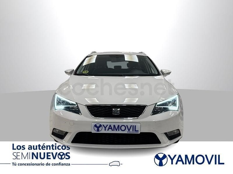 Usado Seat Leon Style 105 CV (77 kW) 2015 Blanco Familiar