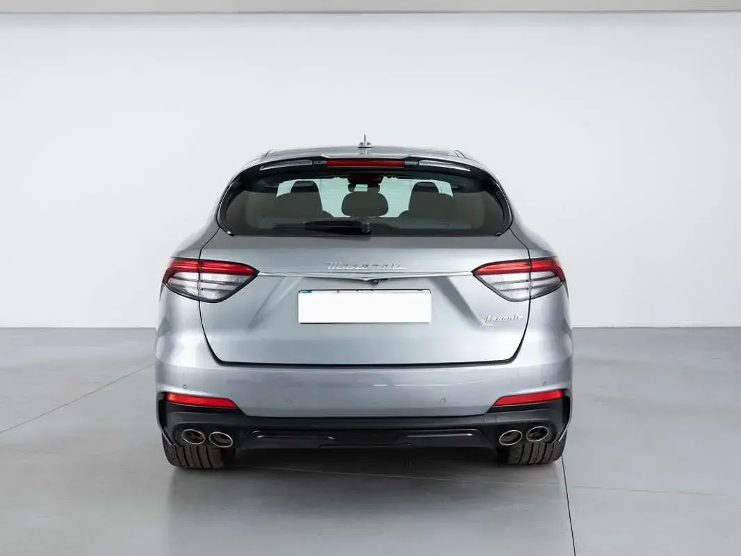 Usado Maserati Levante GT 330 CV (242 kW) 2021 Gris SUV