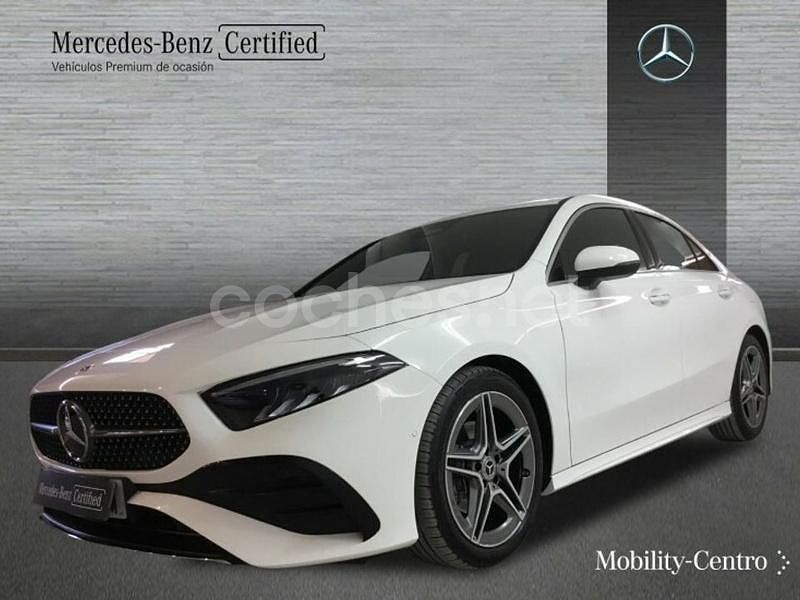 Blanco polar Usado 2024 Mercedes A200 AMG line Berlina | 35.500 € (Precio justo) - Imagen 1/4