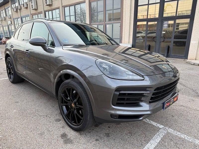 Usado Porsche Cayenne 462 CV (339 kW) 2018 Gris / plata SUV