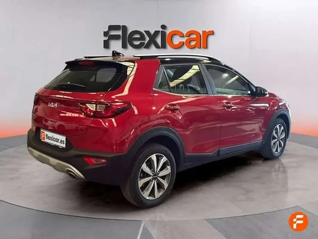 Usado Kia Stonic 101 CV (74 kW) 2022 Rojo SUV