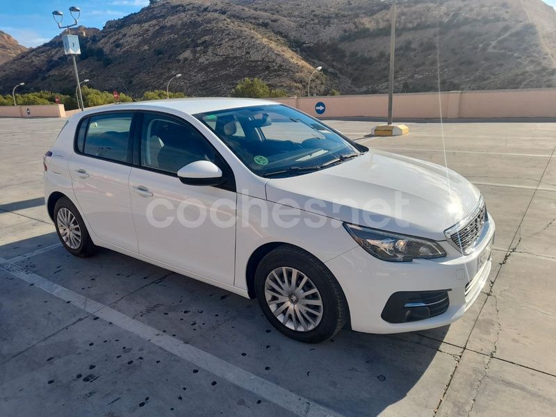 Usado Peugeot 308 Business-Line 110 CV (80 kW) 2019 Blanco Berlina