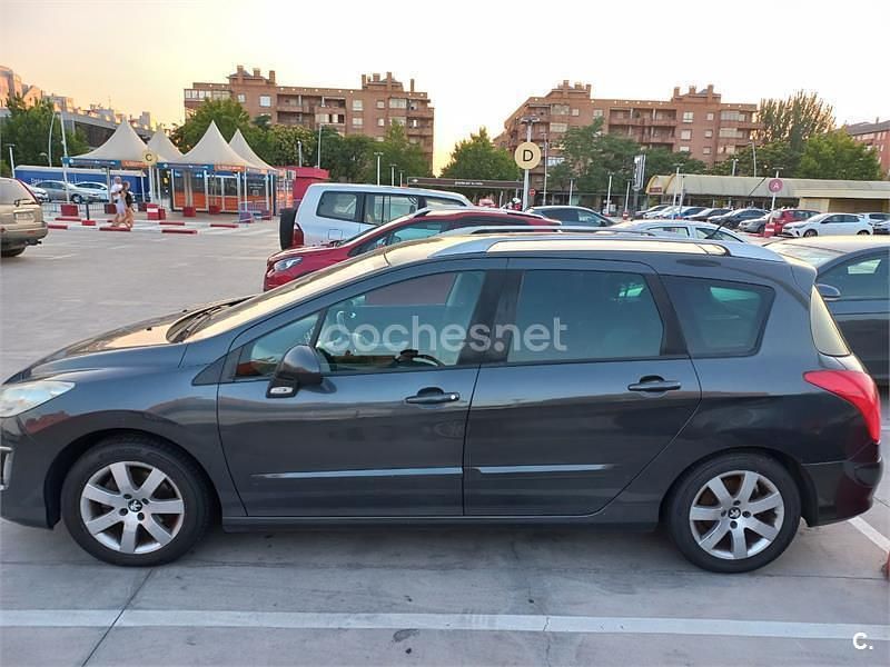 Negro Usado 2012 Peugeot 308 Active Familiar | 5500 € (Precio justo) - Imagen 1/4