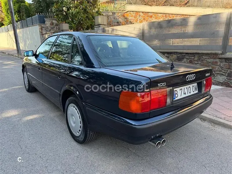 Usado Audi 100 174 CV (127 kW) 1993 Azul Berlina