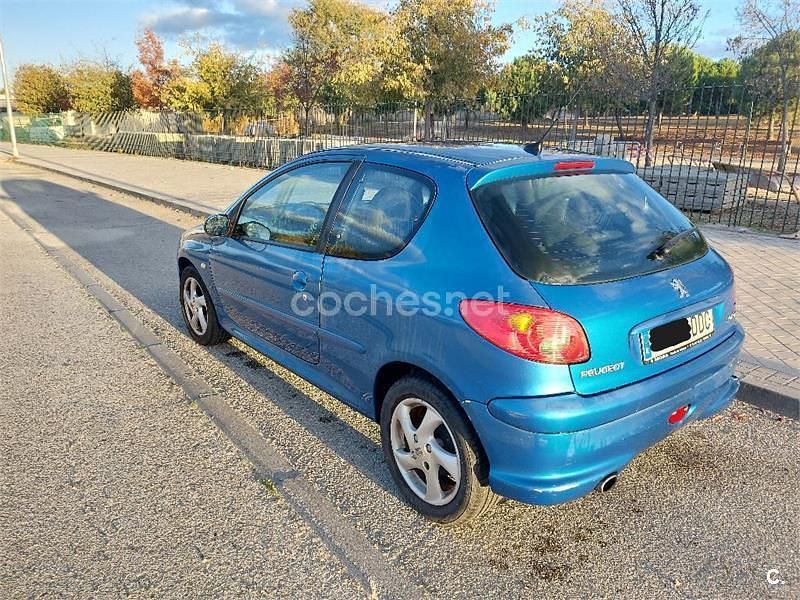 Azul Usado 2004 Peugeot 206 Berlina | 800 € (Super precio) - Imagen 1/4