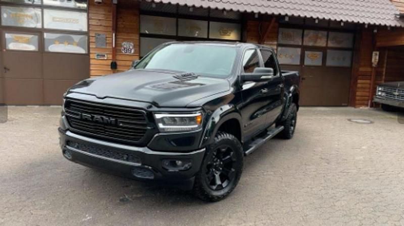 Usado Dodge Ram 417 CV (306 kW) 2019 Negro Pickup/Camioneta