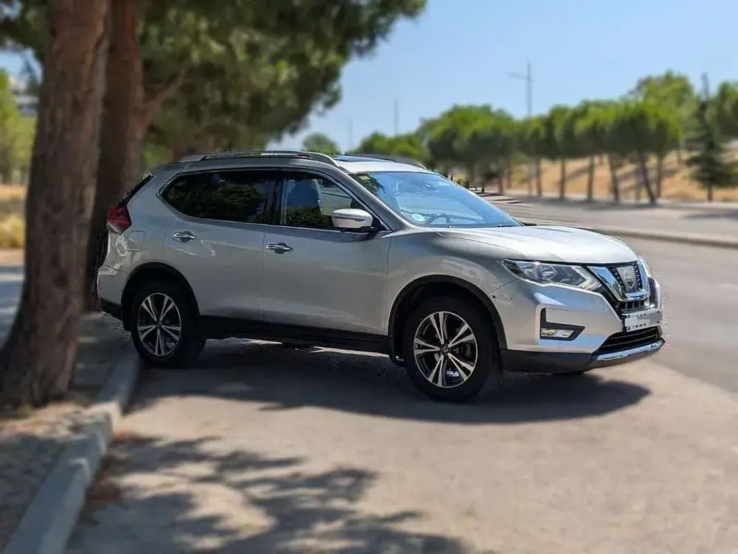 Usado Nissan X-Trail N-Connecta 131 CV (96 kW) 2018 Gris SUV