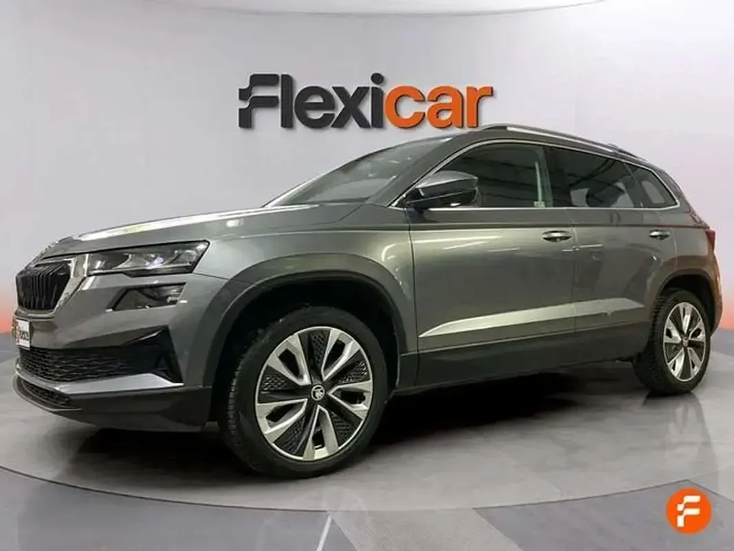Usado Skoda Karoq 150 CV (110 kW) 2024 Gris SUV