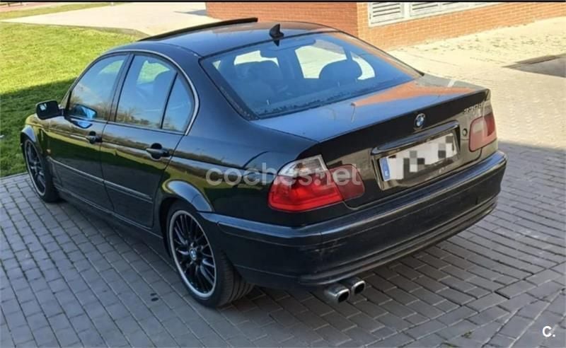 Negro Usado 2002 BMW 330 Berlina | 2500 € - Imagen 1/4