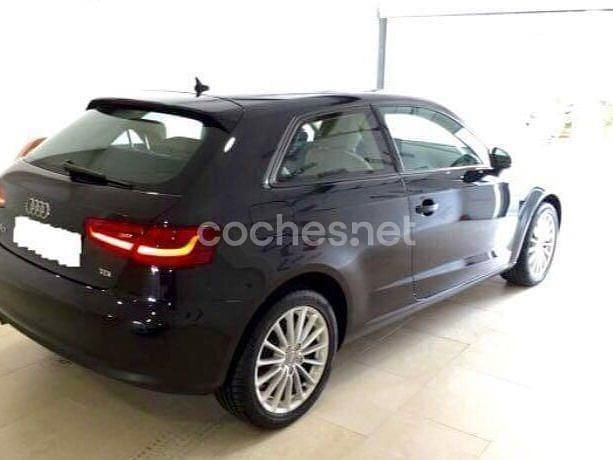 Używany Audi A3 Ambiente 105 KM (77 kW) 2013 Czarny Sedan/Limuzyna