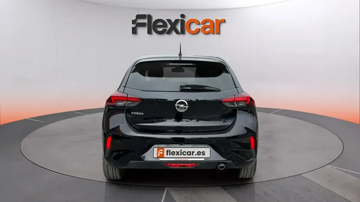 Usado Opel Corsa GS Line 101 CV (74 kW) 2022 Negro Utilitario