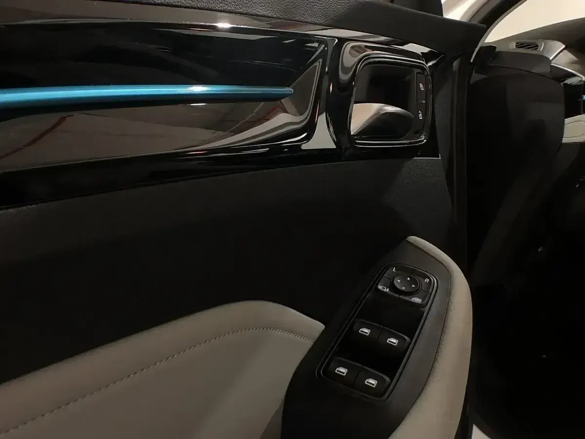 Usado MG MG5 EV Luxury 130 kW (177 CV) 2022 Blanco Familiar