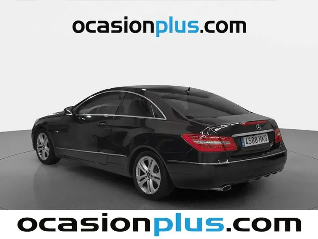 Usado Mercedes E220 Elegance 170 CV (125 kW) 2012 Negro Coupe