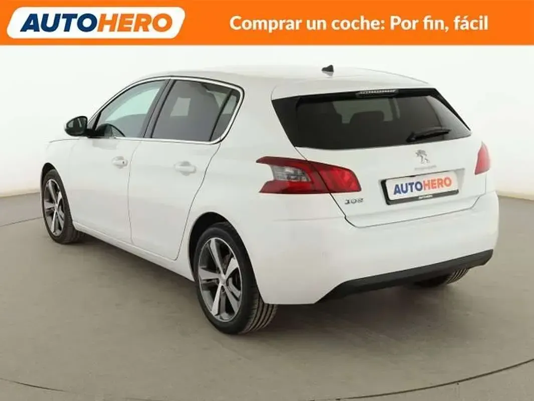 Usado Peugeot 308 Allure 110 CV (80 kW) 2019 Blanco Utilitario