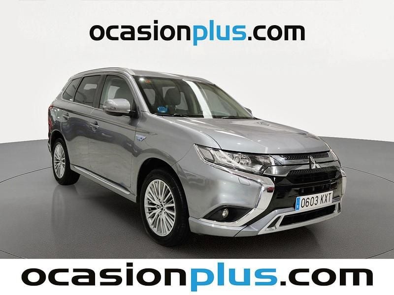 Usado Mitsubishi Outlander Motion 224 CV (164 kW) 2019 Gris SUV