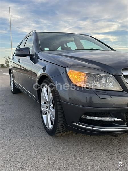 Usado Mercedes C250 Avantgarde 204 CV (150 kW) 2011 Gris / plata Familiar