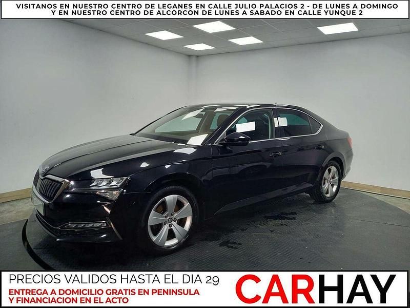 Negro Usado 2021 Skoda Superb Ambition Berlina | 20.990 € (Un poco caro) - Imagen 1/4