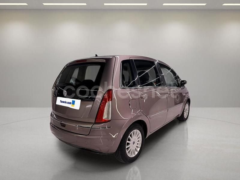 Usado Lancia Musa 100 CV (73 kW) 2009 Gris / plata Monovolumen