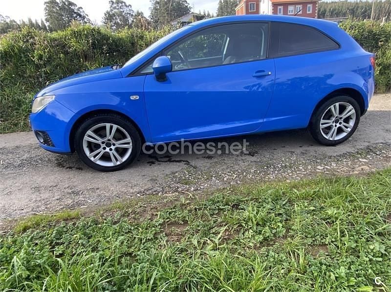 Begagnad Seat Ibiza SC Sport 105 HK (77 kW) 2009 Blå Halvkombi