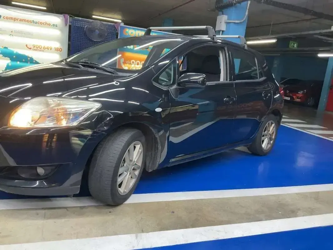 Usado Toyota Auris Advance 132 CV (97 kW) 2010 Negro Utilitario