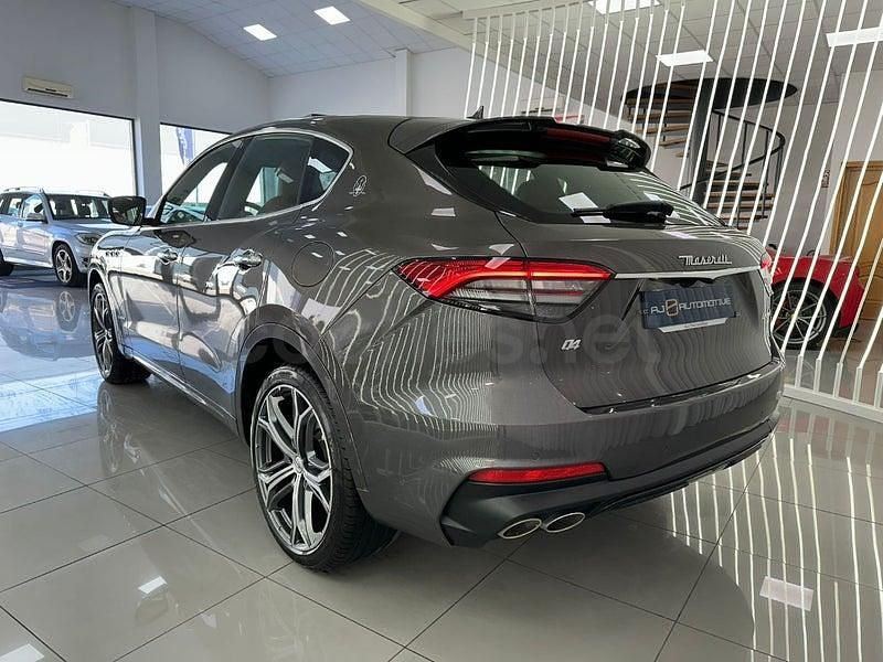 Usado Maserati Levante 350 CV (257 kW) 2021 Gris / plata SUV