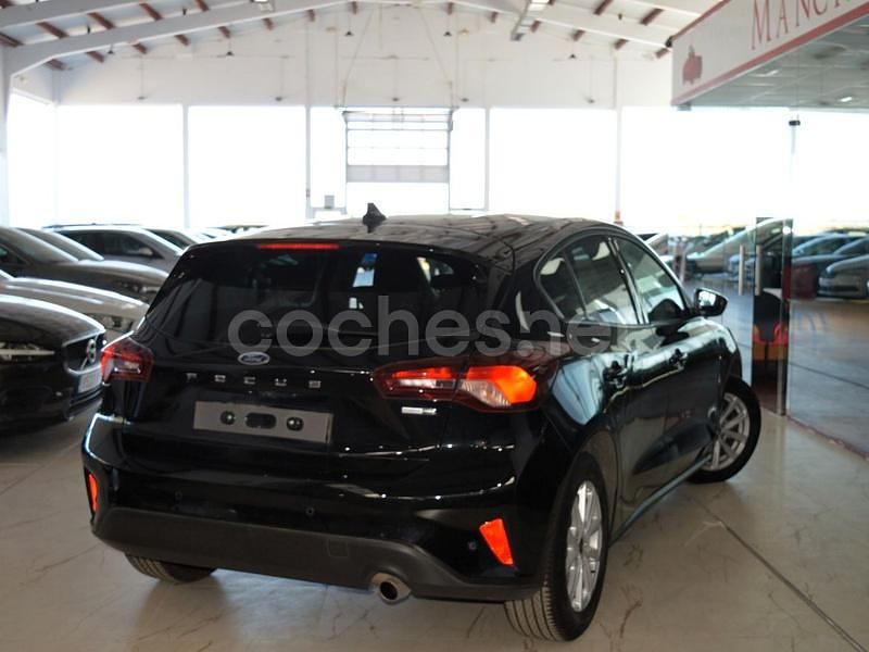 Usado Ford Focus Active 125 CV (91 kW) 2022 Negro Berlina