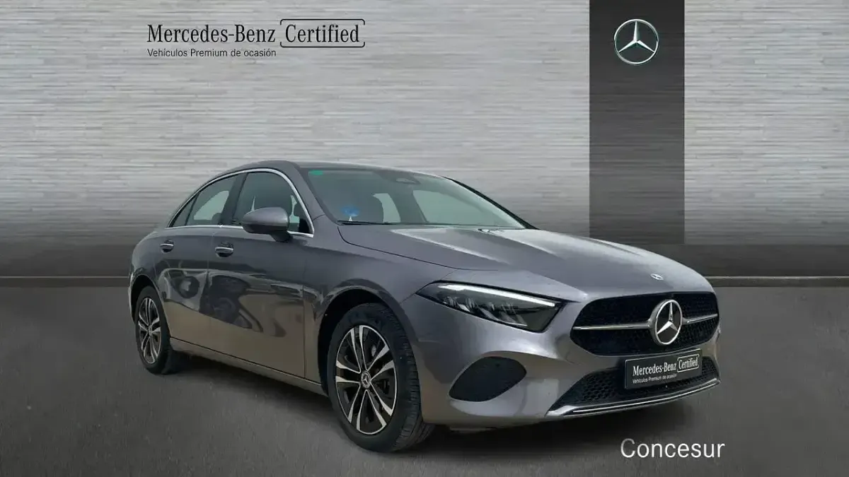 Usado Mercedes A250 218 CV (160 kW) 2024 Gris Berlina