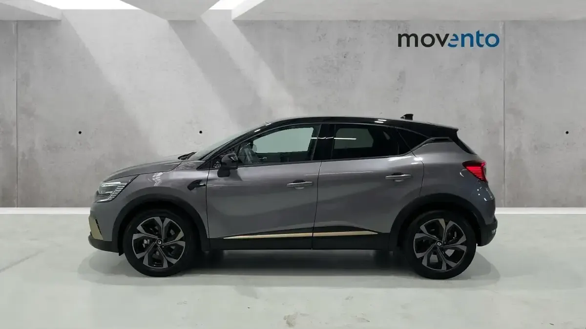 Usado Renault Captur Engineered 145 CV (106 kW) 2023 Gris / plata SUV
