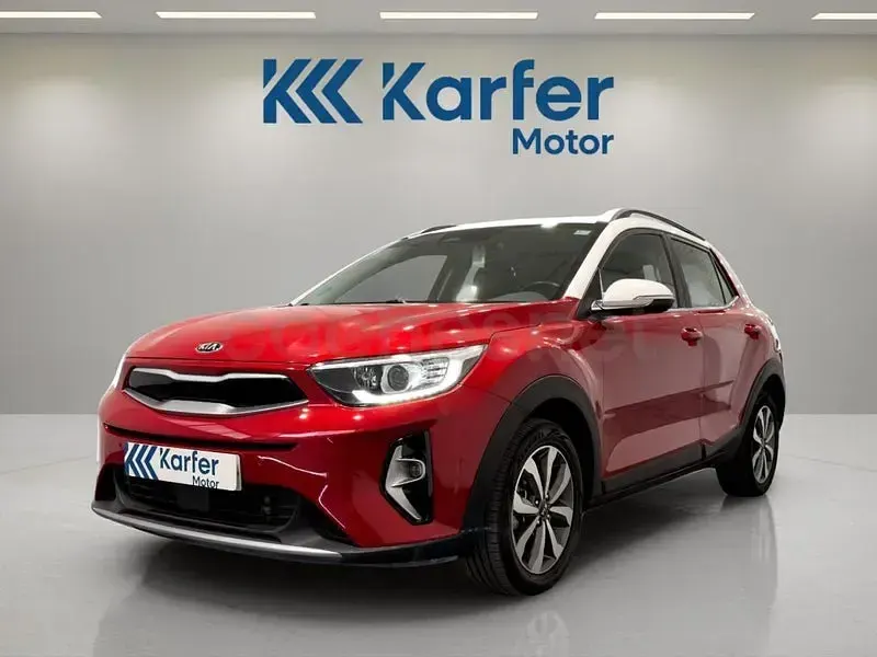 Usado Kia Stonic 120 CV (88 kW) 2022 Rojo SUV