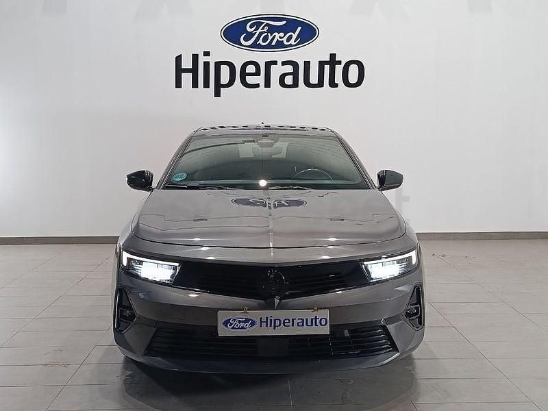Usado Opel Astra 130 CV (95 kW) 2023 Gris / plata Berlina