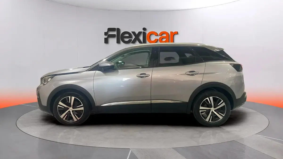 Usado Peugeot 3008 Active 131 CV (96 kW) 2019 Gris SUV