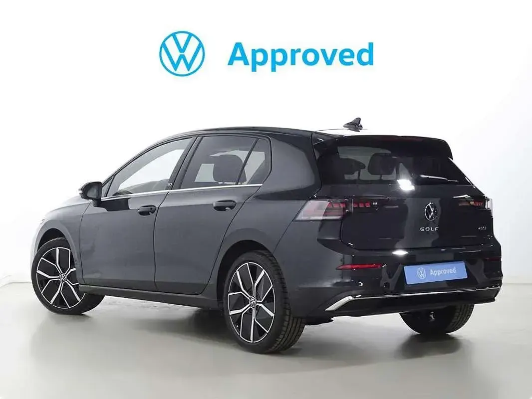 Usado VW Golf VIII 150 CV (110 kW) 2025 Gris Utilitario