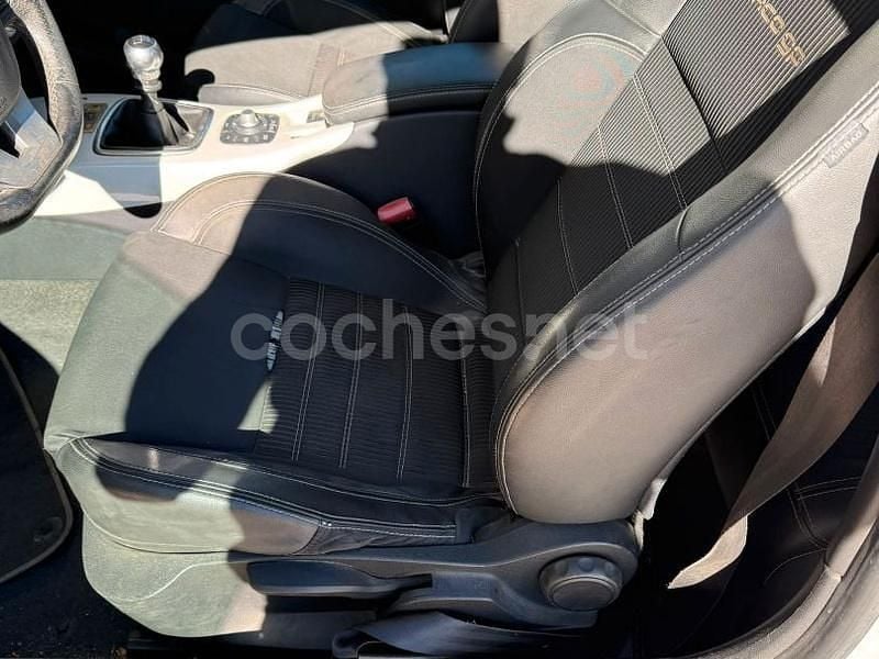 Usado Renault Laguna Coupé 150 CV (110 kW) 2012 Blanco Coupe