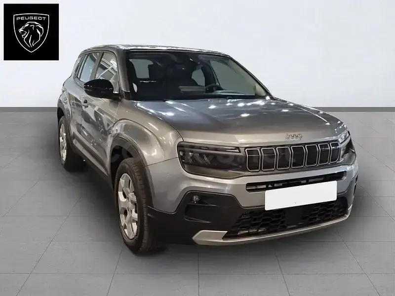 Usado Jeep Avenger Altitude 100 CV (73 kW) 2025 Gris / plata SUV
