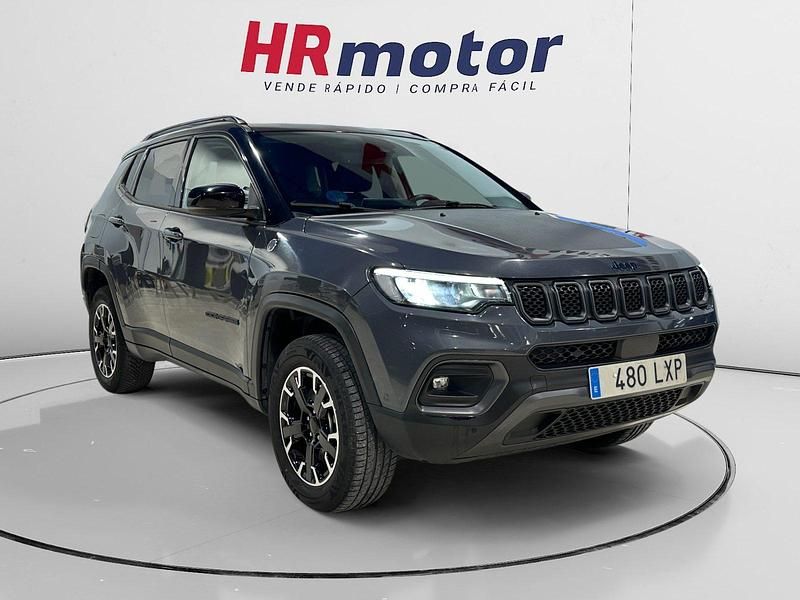 Usado Jeep Compass Trailhawk 242 CV (177 kW) 2022 Gris SUV