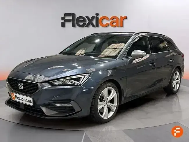 Usado Seat Leon FR 150 CV (110 kW) 2021 Gris Familiar