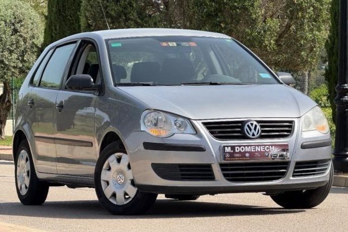 Usado VW Polo Trendline 64 CV (47 kW) 2006 Gris Utilitario