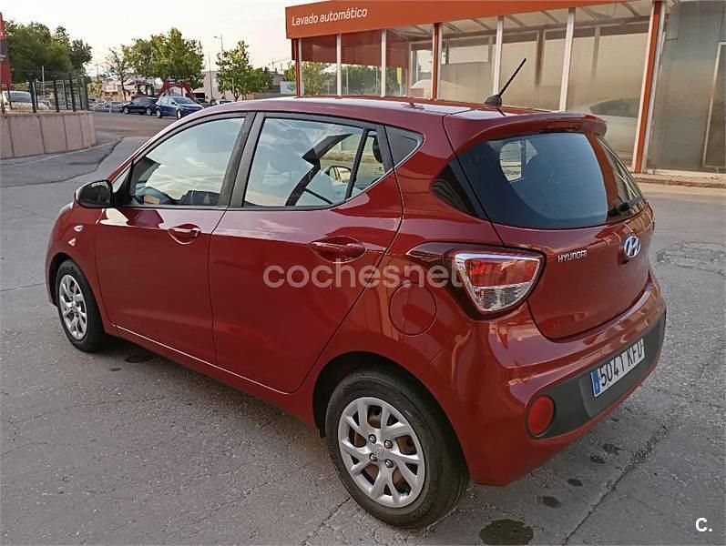Rojo Usado 2017 Hyundai i10 Utilitario | 7500 € (Buen precio) - Imagen 1/4