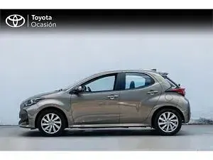 Usado Toyota Yaris Active 116 CV (85 kW) 2024 Bronce Utilitario